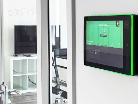 Warum einfache Statusanzeigen überflüssig sind, wenn Sie ein intelligentes Room-Booking-System nutzen.