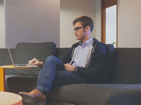Die 9 wichtigsten Tipps für IT-Administratoren: So gelingt die Integration von Mitarbeitenden-Endgeräten im Unternehmen.